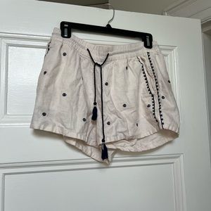 Old navy white patterned shorts